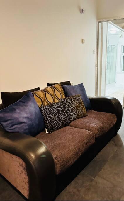Bespoke 2 Bedroom Apt Derby City Exterior foto