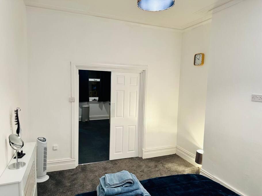 Bespoke 2 Bedroom Apt Derby City Exterior foto